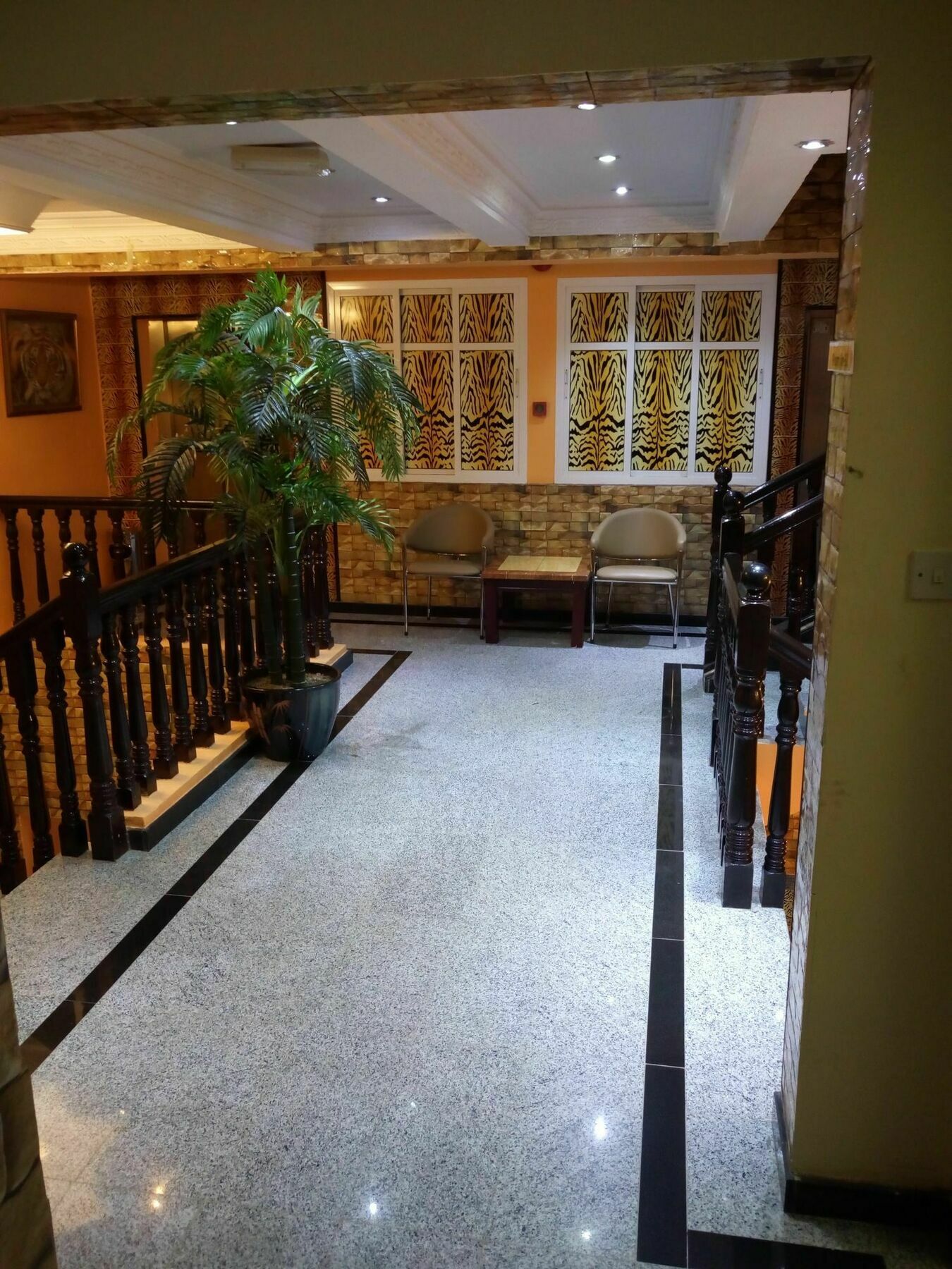 Tiger Home Hotel Apartments マスカット エクステリア 写真